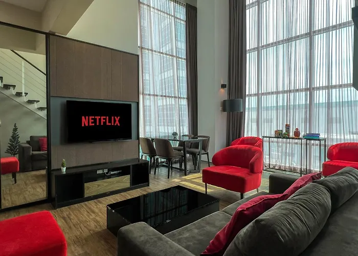 Maritime Suites Duplex In Karpal Singh With Netflix & Free Wifi