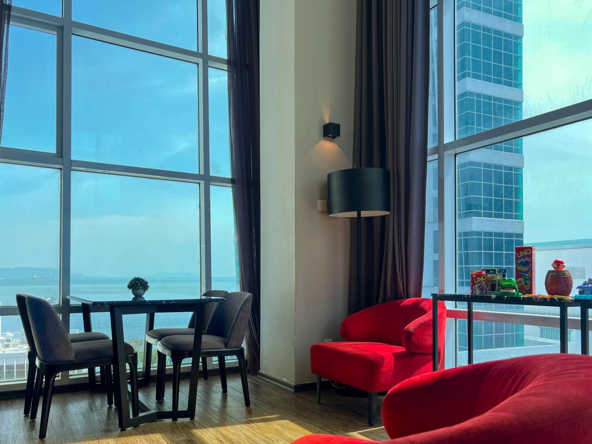 Apartment Maritime Duplex In Karpal Singh With Netflix & Free Wifi